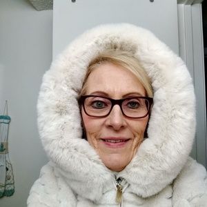 Meet your Posher, Laurel